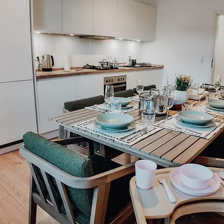 Premium Residence, Stunning Views Overlooking The Station & City, Sleeps 18 Koblenz (Rhineland-Palatinate)