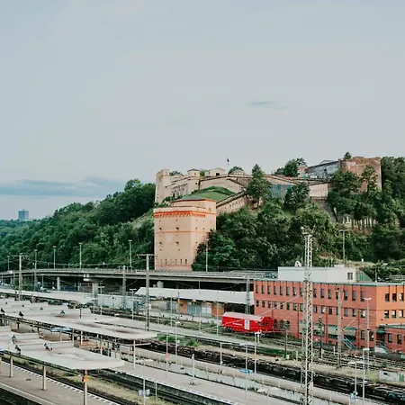 Premium Residence, Stunning Views Overlooking The Station & City, Sleeps 18 Lägenhet *