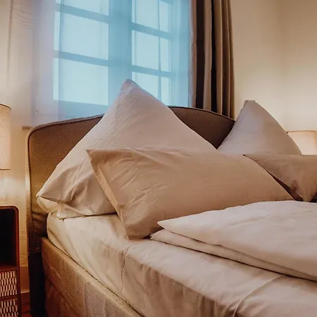 Premium Residence, Stunning Views Overlooking The Station & City, Sleeps 18 Koblenz (Rhineland-Palatinate)