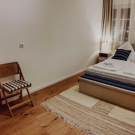 아파트 Premium Residence, Stunning Views Overlooking The Station & City, Sleeps 18 *