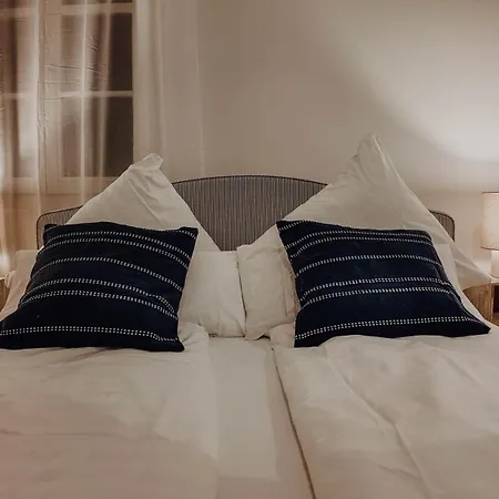 Premium Residence, Stunning Views Overlooking The Station & City, Sleeps 18 아파트 *