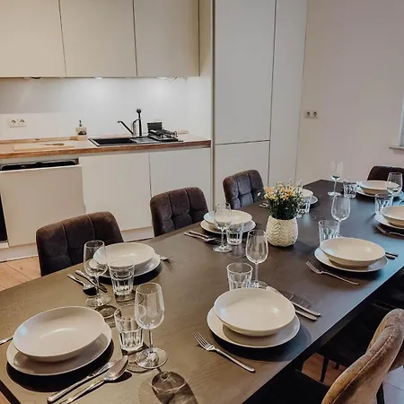Premium Residence, Stunning Views Overlooking The Station & City, Sleeps 18 아파트 코블렌츠