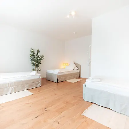 아파트 Premium Residence, Stunning Views Overlooking The Station & City, Sleeps 18 코블렌츠