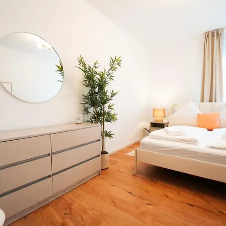 Premium Residence, Stunning Views Overlooking The Station & City, Sleeps 18 아파트 코블렌츠