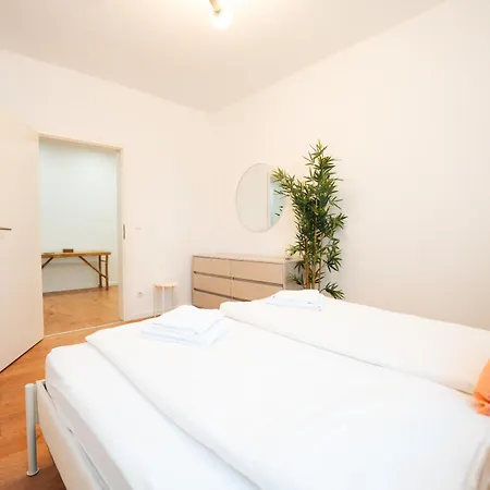 아파트 Premium Residence, Stunning Views Overlooking The Station & City, Sleeps 18 코블렌츠