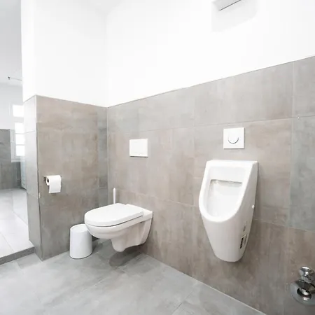 Premium Residence, Stunning Views Overlooking The Station & City, Sleeps 18 아파트 *