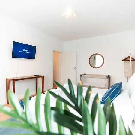 아파트 Premium Residence, Stunning Views Overlooking The Station & City, Sleeps 18