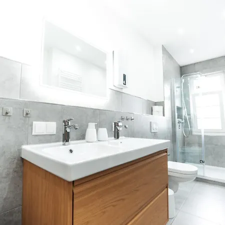 아파트 Premium Residence, Stunning Views Overlooking The Station & City, Sleeps 18