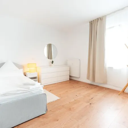 Appartement Premium Residence, Stunning Views Overlooking The Station & City, Sleeps 18 Coblence