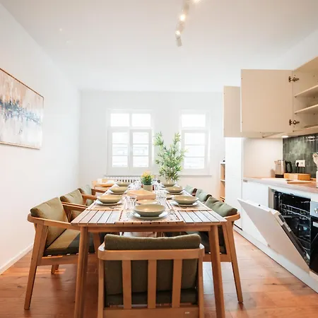 Premium Residence, Stunning Views Overlooking The Station & City, Sleeps 18 Lägenhet Koblenz (Rhineland-Palatinate)