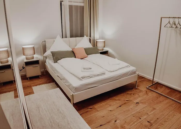 Premium Residence, Stunning Views Overlooking The Station & City, Sleeps 18 * Koblenz (Rhineland-Palatinate)