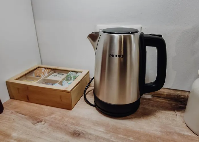 Apartment Premium Residence, Stunning Views Overlooking The Station & City, Sleeps 18 *