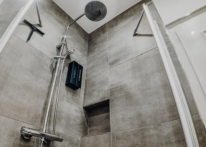 Premium Residence, Stunning Views Overlooking The Station & City, Sleeps 18 * Koblenz (Rhineland-Palatinate)