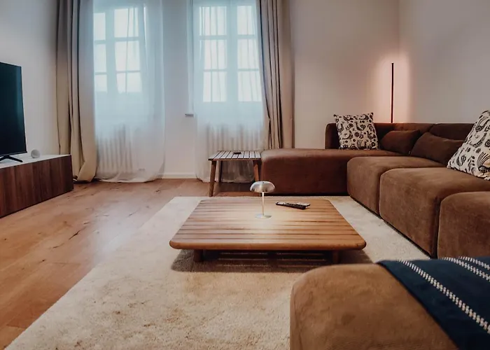 Premium Residence, Stunning Views Overlooking The Station & City, Sleeps 18 Apartment