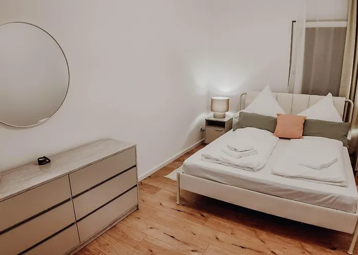 Apartment Premium Residence, Stunning Views Overlooking The Station & City, Sleeps 18 Koblenz (Rhineland-Palatinate)