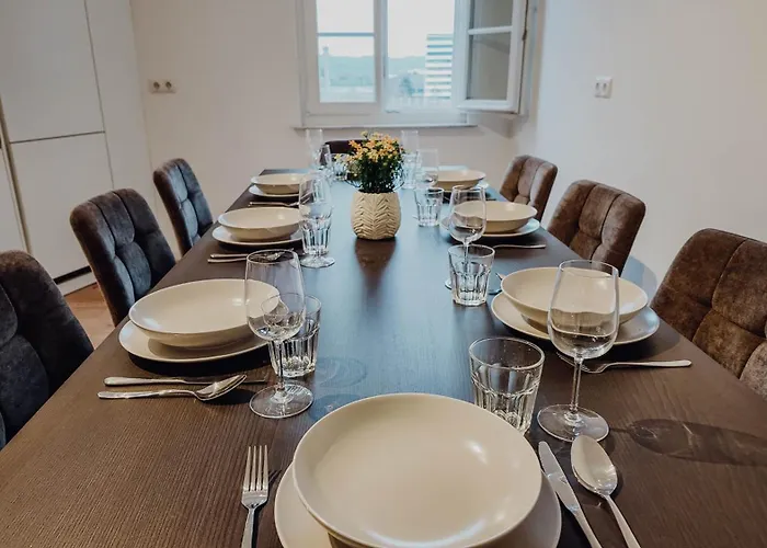 Premium Residence, Stunning Views Overlooking The Station & City, Sleeps 18 * Koblenz (Rhineland-Palatinate)